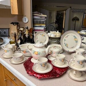 Vintage Corelle by Corning. abundance dinner plates set of 2.Color cream(8pcs)